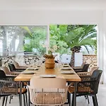 Branca - Dos Salgados Villa Guia (Faro)