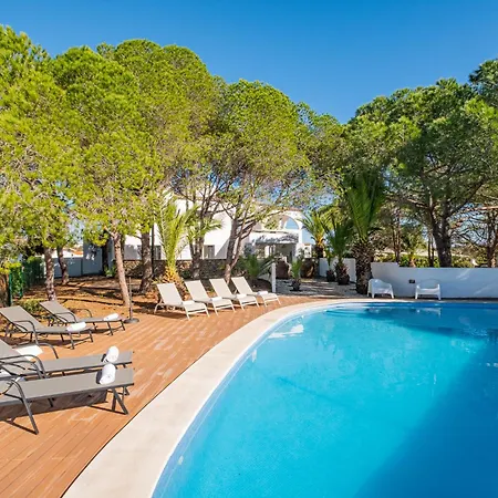 Branca - Dos Salgados Villa Guia (Faro)