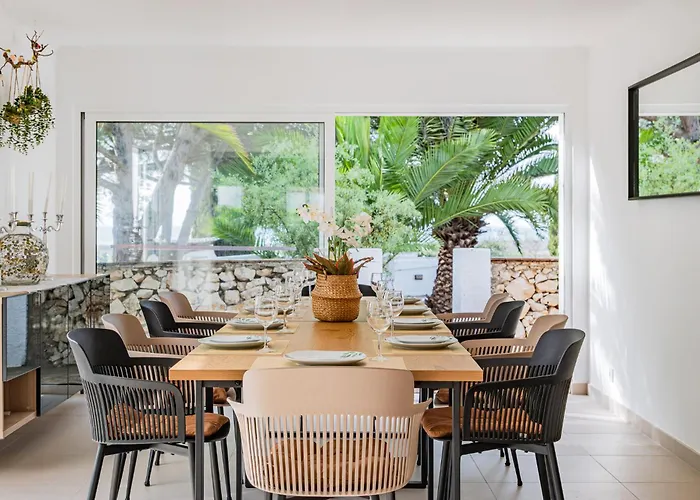 Branca - Dos Salgados Villa Guia (Faro)