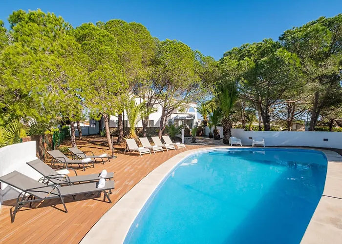 Branca - Dos Salgados Villa Guia (Faro)