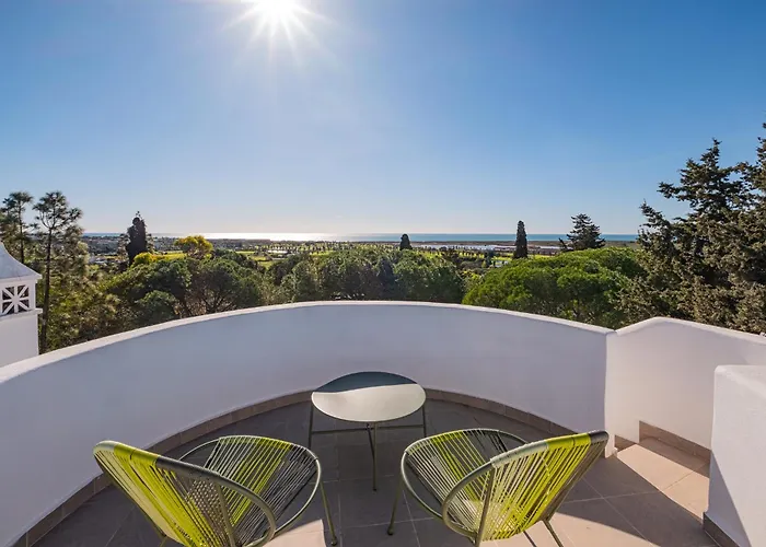 Branca - Dos Salgados Guia (Faro)